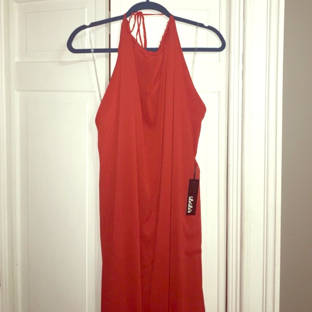 RePoshing LuLu’s halter dress NWT